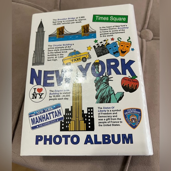 New York Themed Photo Album - White - Picture 2 of 4